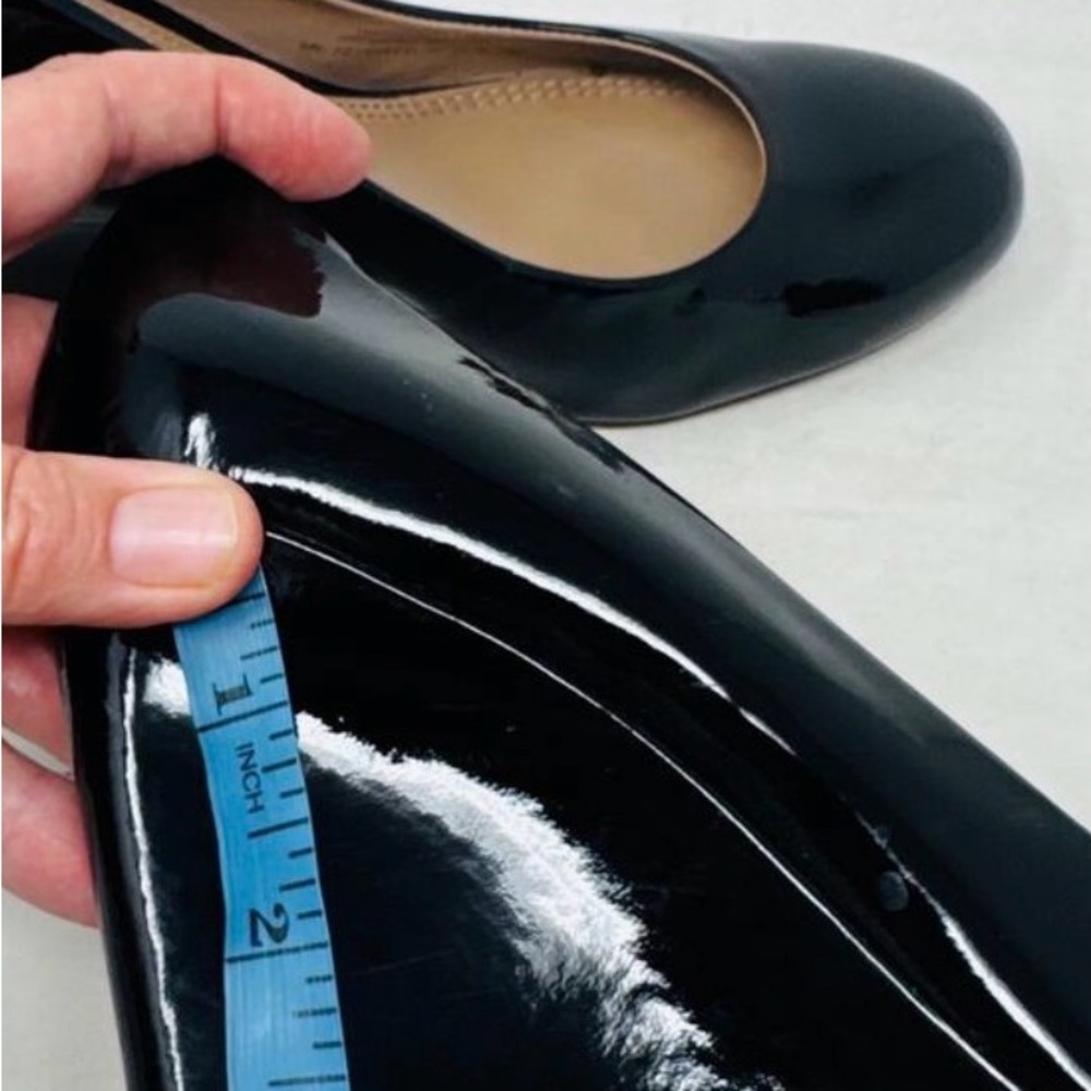 Tory Burch Black Patent Leather Heels - Picture 5 of 14